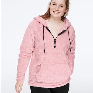 VS PINK HALF ZIP TEDDY PULLOVER